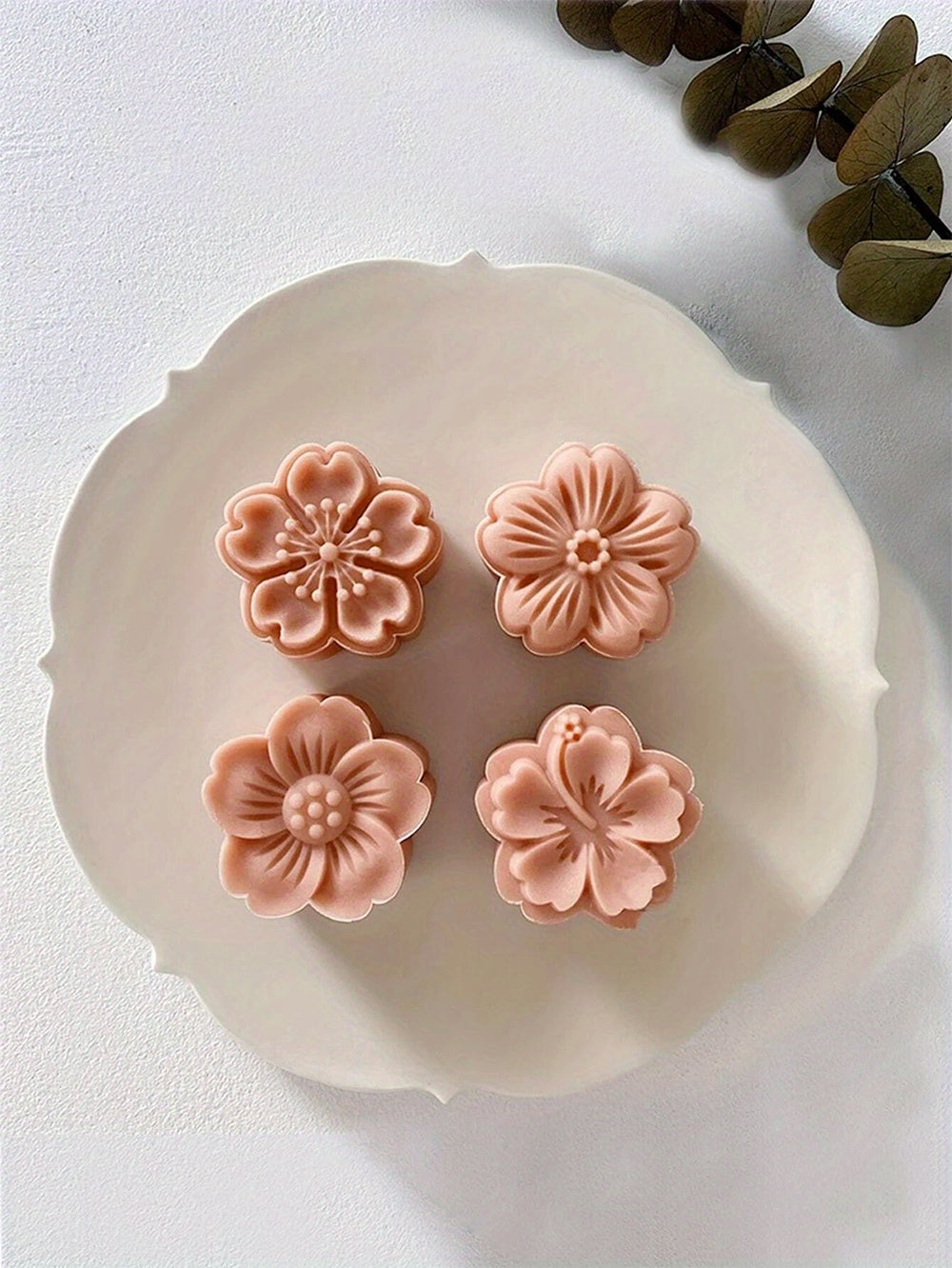 5pcs Flower Cookie Press Set - DIY Mooncake & Pastry Molds, ABS Plastic, Intricate White Flower Designs for Elegant Baking, Ideal for Christmas & Halloween, Kitchen Essentials