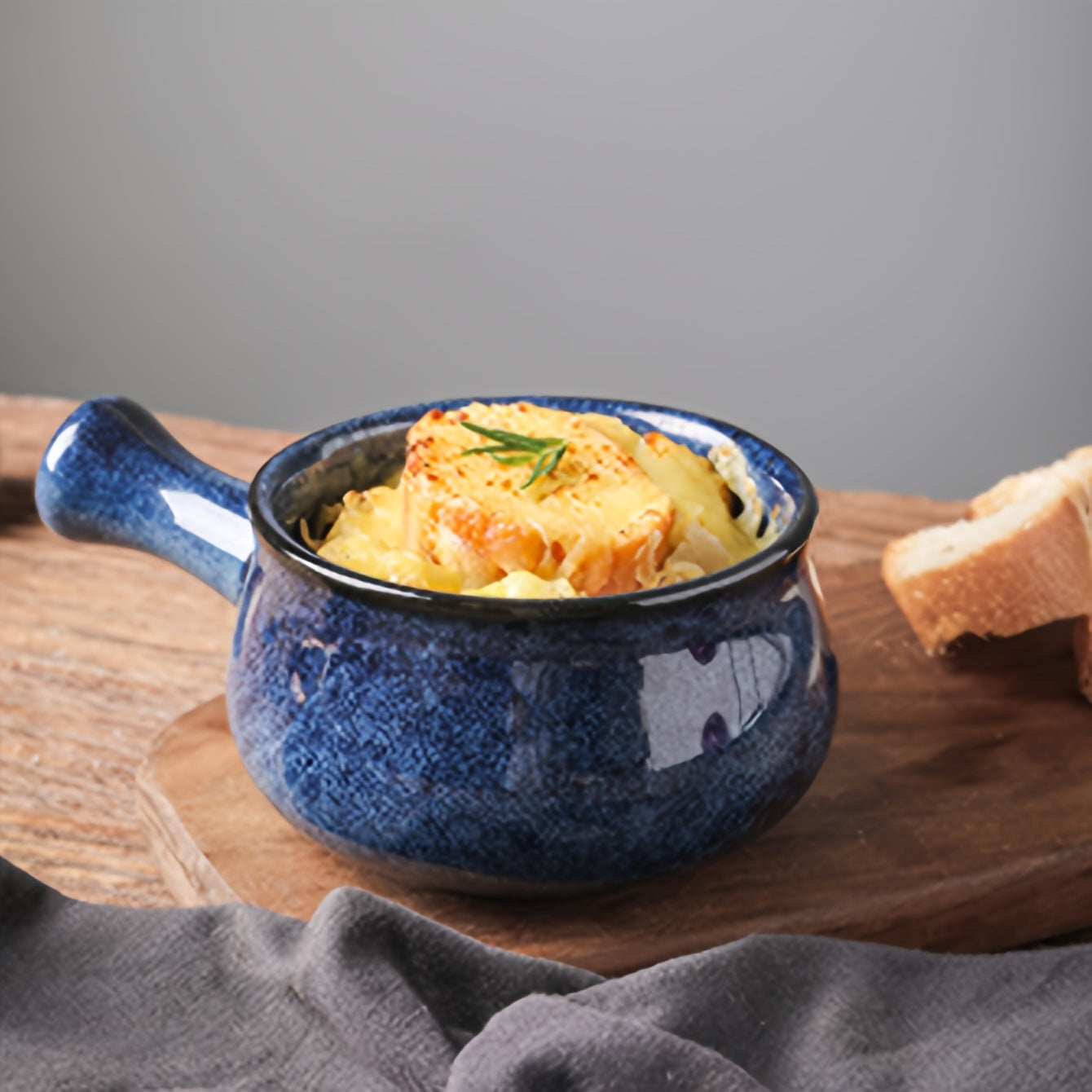 4pcs Vicrays Onion Soup Bowls With Handles, 26 Ounce For Soup, Beef Stew, Chili, Chip Resistant, Microwave, Dishwasher Safe For Cafes/ Restaurants (Strary Blue)