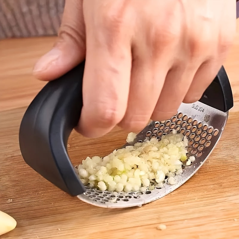 "Innovative" Stainless Steel Manual Garlic Press & Mincer - Easy-To-Use, Durable Kitchen Gadget For Perfectly Crushed Garlic Garlic Crusher Garlic Mincer