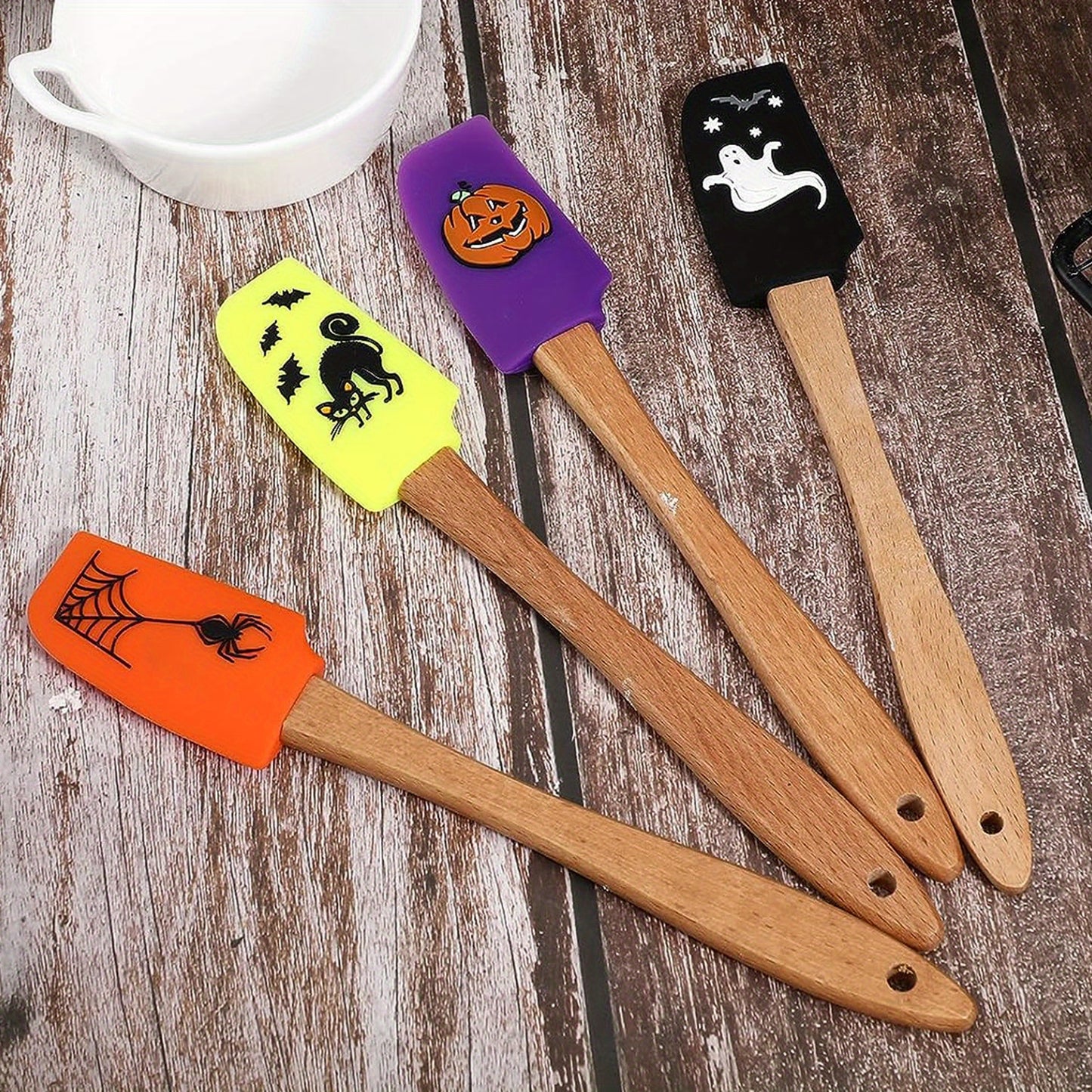 1/4Pcs, Halloween Spatula, Wooden Handle Silicone Spatula, Heat Resistant Silicone Scraper Set, Cream Spatula, Kitchen Scraper For Cooking, Baking And Mixing, Pumpkin Spatula, Kitchen Supplies, Halloween Gift, Halloween Decor